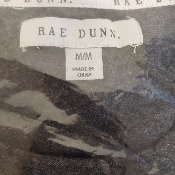 REDUCED Dunn Sweatshirt “BE KIND” Size MEDIUM - Picture 6 of 6